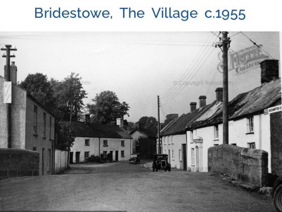 Church Gate Cottage - Bridestowe Buitenkant foto